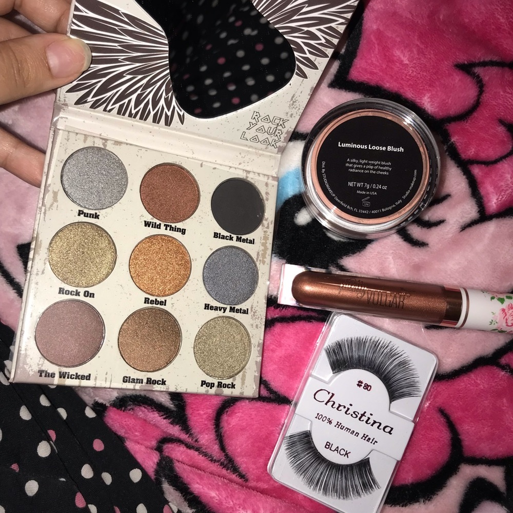 Makeup bundle